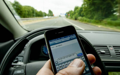 Mobiele telefoon in het verkeer veroorzaakt veel ongelukken!